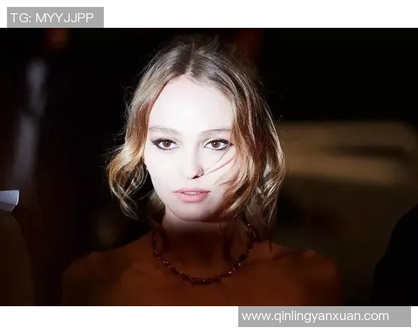 足球星二代美女风采尽显高清写真展现运动遗传魅力与时尚气质