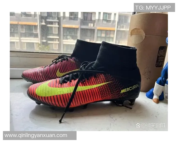 球星对足球鞋的执着与选择 如何影响其职业生涯和赛场表现 球星对足球鞋的执着与选择 如何影响其职业生涯和赛场表现